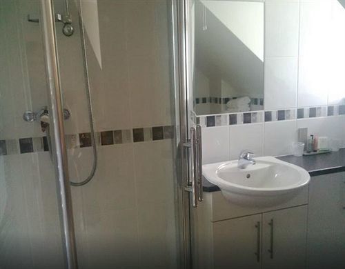 Springfields 4* Horsham